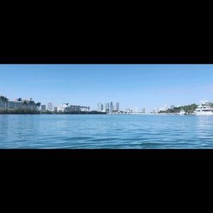 Meet your Posher, Lieu